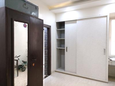 Bedroom Image of 2000 Sq.ft 4 BHK Apartment / Flat for sale in Kamakshi Apartment, Sector 6 Dwarka New Delhi for Rs. 35000000