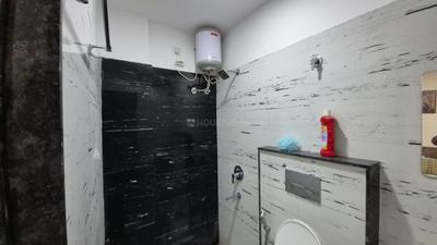 Bathroom Image of 650 Sq.ft 1 BHK Apartment / Flat for rent in Mahalakshmi Nagar Indore for Rs. 22000
