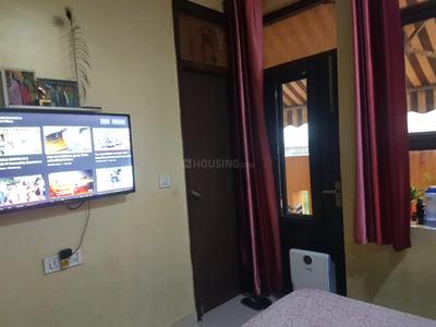 Bedroom Image of 1600 Sq.ft 3 BHK Builder Floor for rent in Punjabi Bagh New Delhi for Rs. 75000