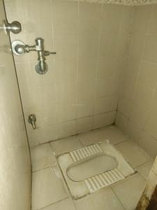Common Bathroom Image of 650 Sq.ft 1 BHK Apartment / Flat for sale in Magarpatta Heliconia, Hadapsar Pune for Rs. 7500000