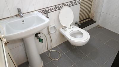 Image of 995 Sq.ft 2 BHK Apartment / Flat for sale in K Raheja Palm Spring, Malad West, Mumbai for Rs. 20500000