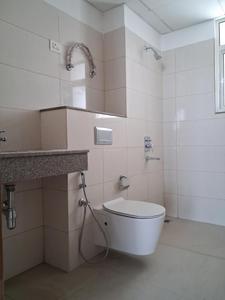 Common Bathroom Image of 1545 Sq.ft 3 BHK Apartment / Flat for rent in Godrej Woods, Sector 43 Noida for Rs. 75000