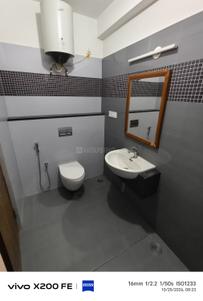 Bathroom Image of 1700 Sq.ft 2 BHK Apartment / Flat for rent in Geddalahalli Bengaluru for Rs. 32000