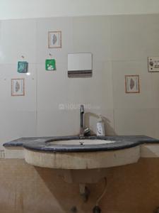 Bathroom Image of 2100 Sq.ft 4 BHK Duplex for rent in Gerugambakkam Chennai for Rs. 30000