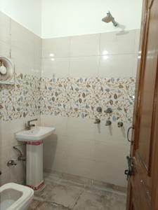 Image of 700 Sq.ft 2 BHK Builder Floor for rent in Paschim Vihar, New Delhi for Rs. 30000