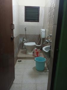 Bathroom Image of 840 Sq.ft 1 BHK Apartment / Flat for rent in VGP Baby Nagar, Velachery Chennai for Rs. 25000