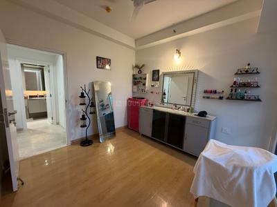 Bedroom Image of 2300 Sq.ft 3.5 BHK Apartment / Flat for rent in DLF One Midtown, Karampura New Delhi for Rs. 99900