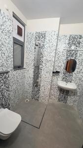 Bathroom Image of 1532 Sq.ft 3 BHK Apartment / Flat for rent in Saakaar Aqua City, Jamsaut Patna for Rs. 30000