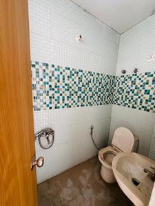 Bathroom Image of 675 Sq.ft 2 BHK Apartment / Flat for sale in Aya Nagar New Delhi for Rs. 2800000