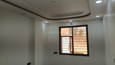 Bedroom Image of 1050 Sq.ft 3 BHK Builder Floor for sale in Pitampura New Delhi for Rs. 11500000