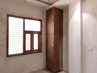 Bedroom Image of 1005 Sq.ft 2 BHK Builder Floor for rent in Kalyan Vihar New Delhi for Rs. 35500