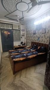 Bedroom Image of 100 Sq.ft 2.5 BHK Builder Floor for rent in Krishna Nagar New Delhi for Rs. 20000