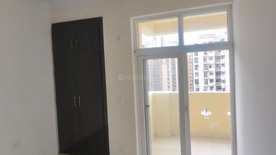 Bedroom Image of 1350 Sq.ft 3 BHK Apartment / Flat for sale in Amrapali Silicon City, Sector 76 Noida for Rs. 15200000