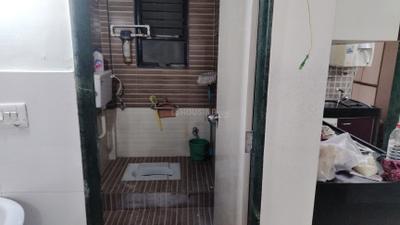 Bathroom Image of 630 Sq.ft 1 BHK Apartment / Flat for rent in Ganesh Nakshatram, Dhayari Pune for Rs. 15000