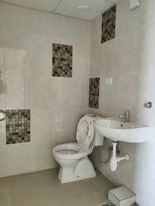 Common Bathroom Image of 560 Sq.ft 1 BHK Apartment / Flat for rent in Mahindra Happinest Kalyan Project A, Bhiwandi Thane for Rs. 13400