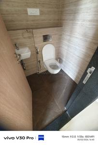 Bathroom Image of 786 Sq.ft 2 BHK Apartment / Flat for rent in Sarthak Amrut Tara, Andheri West Mumbai for Rs. 75000