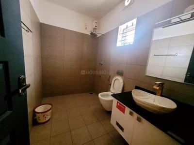 Bathroom Image of 3600 Sq.ft 4.5 BHK Independent House for sale in Casadel Greendale Villas, Kakkanad Kochi for Rs. 30000000