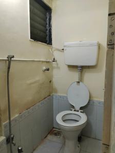Common Bathroom One Image of 370 Sq.ft 1 BHK Apartment / Flat for sale in Saptarshi Towers, Kandivali West Mumbai for Rs. 6600000