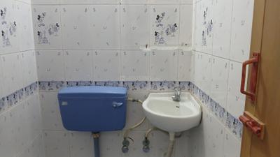 Bathroom Image of 600 Sq.ft 1 BHK Builder Floor for rent in Kasturi Nagar Bengaluru for Rs. 18000