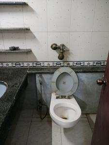 Common Bathroom Image of 1000 Sq.ft 2 BHK Apartment / Flat for sale in sai sankar apartment, Chembur Mumbai for Rs. 25000000