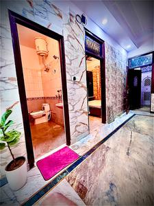 Hall Image of yellow living in Laxmi Nagar, New Delhi