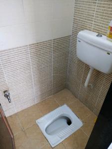Common Bathroom Image of 405 Sq.ft 1 BHK Apartment / Flat for rent in Worli Mumbai for Rs. 38001
