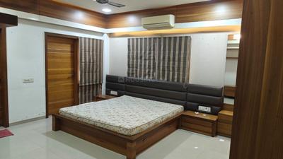 Bedroom Image of 3195 Sq.ft 4 BHK Apartment / Flat for rent in Sheladia Prayag Residency, Bodakdev Ahmedabad for Rs. 115000