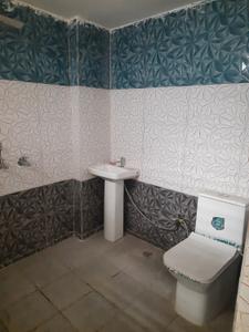 Bathroom Image of 1000 Sq.ft 2 BHK Builder Floor for rent in Civil Lines Aligarh for Rs. 8000