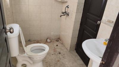 Image of 1968 Sq.ft 4 BHK Apartment / Flat for rent in Logix Blossom County, Sector 137, Noida for Rs. 45000