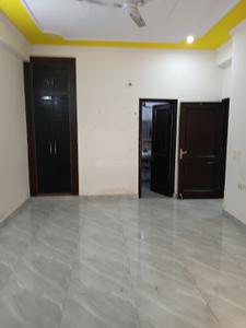 Bedroom Image of 2200 Sq.ft 3 BHK Builder Floor for rent in Sector 122 Noida for Rs. 30000