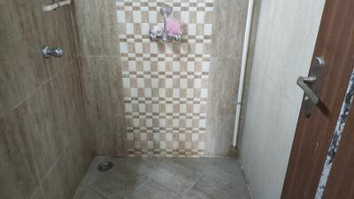 Bathroom Image of 706 Sq.ft 1 BHK Apartment / Flat for rent in Regency Sarvam Phase 10, Titwala Thane for Rs. 9500