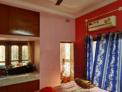 Bedroom Image of 1200 Sq.ft 3 BHK Builder Floor for sale in Bijoygarh Kolkata for Rs. 4500000