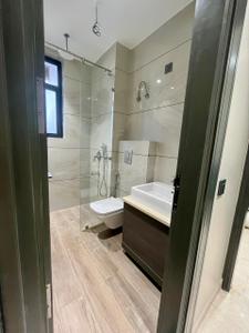 Bathroom Image of 3150 Sq.ft 3 BHK Builder Floor for sale in Sector 15 Faridabad for Rs. 40000000