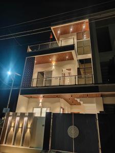 Image of 3000 Sq.ft 4 BHK Builder Floor for sale in Indira Nagar, Lucknow for Rs. 18500000