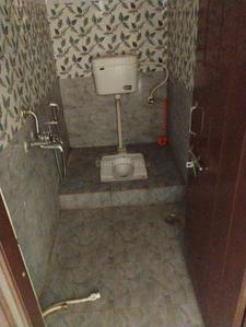 Bathroom Image of 900 Sq.ft 2 BHK Apartment / Flat for rent in Sanath Nagar Hyderabad for Rs. 21000