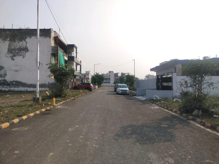 Sector 76 Main Image 1