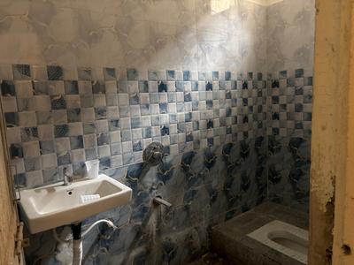 Bathroom Image of 750 Sq.ft 2 BHK Builder Floor for rent in Bhicholi Mardana Indore for Rs. 10500