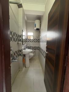 Bathroom Image of 800 Sq.ft 3 BHK Apartment / Flat for rent in Sector 105 Gurgaon for Rs. 22000