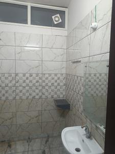 Bathroom Image of 1830 Sq.ft 3 BHK Apartment / Flat for rent in Bestech Park View Residences, Sector 66 Mohali for Rs. 60000