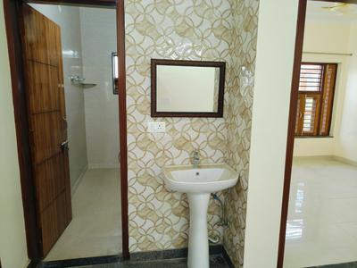 Bathroom Image of 1500 Sq.ft 3 BHK Builder Floor for rent in Sector 46 Faridabad for Rs. 30000