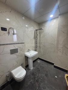 Bathroom Image of 1700 Sq.ft 4 BHK Apartment / Flat for sale in Rajendra Nagar Ghaziabad for Rs. 16500000