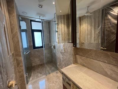 Bathroom Image of 2300 Sq.ft 4 BHK Builder Floor for sale in Defence Colony New Delhi for Rs. 120000000