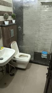 Universal Enclave Bathroom One 4