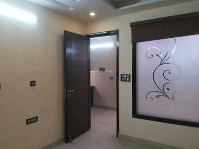 Bedroom Image of 800 Sq.ft 2 BHK Builder Floor for sale in Vikaspuri New Delhi for Rs. 12000000