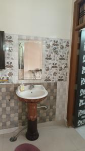 Image of 800 Sq.ft 2 BHK Apartment / Flat for rent in Alambagh, Lucknow for Rs. 12000