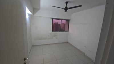 Bedroom Image of 600 Sq.ft 1.5 BHK Apartment / Flat for sale in Godrej Vananta, Jagatpur Ahmedabad for Rs. 4000000