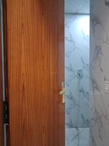 Common Bathroom Image of 1550 Sq.ft 3 BHK Apartment / Flat for sale in Sector 104 Noida for Rs. 6995000