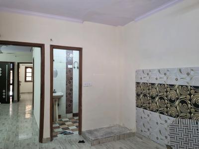 Bedroom Image of 720 Sq.ft 2 BHK Builder Floor for rent in Janakpuri New Delhi for Rs. 20000