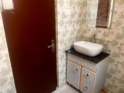 Bathroom Image of 2000 Sq.ft 3 BHK Builder Floor for sale in Sector 51 Gurgaon for Rs. 20000000