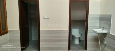 Bathroom Image of 1250 Sq.ft 2 BHK Builder Floor for rent in Basharatpur Gorakhpur for Rs. 13000